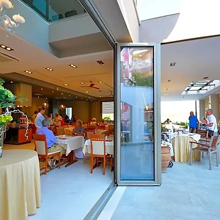 Ξενοδοχείο Evilion 3*