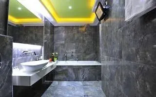 Evilion Hotel 3*